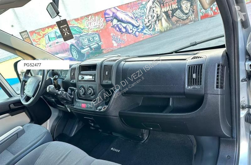 Veículo utilitário Peugeot 9 posti