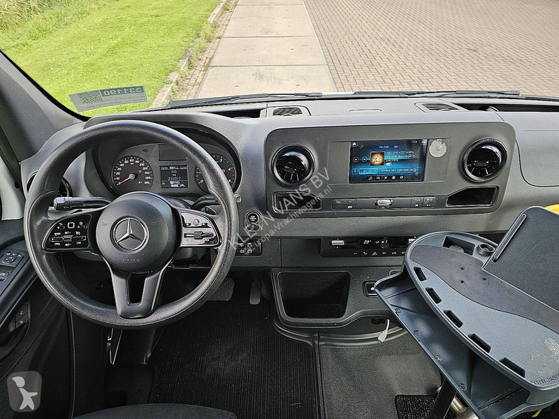 Véhicule utilitaire Mercedes 314 9 persoons LED...