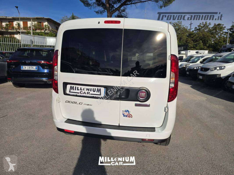 Véhicule utilitaire Fiat DOBLÒ MAXI 5 POSTI...