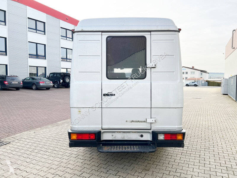 Autobussen Mercedes 711 D-KA 4x2 711 D-KA 4x2,...