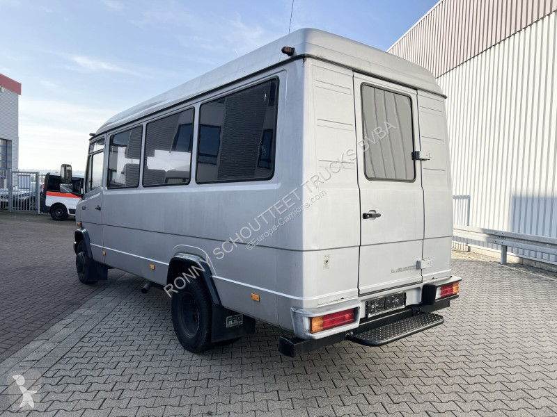 Autobuz Mercedes 711 D-KA 4x2 711 D-KA 4x2,...