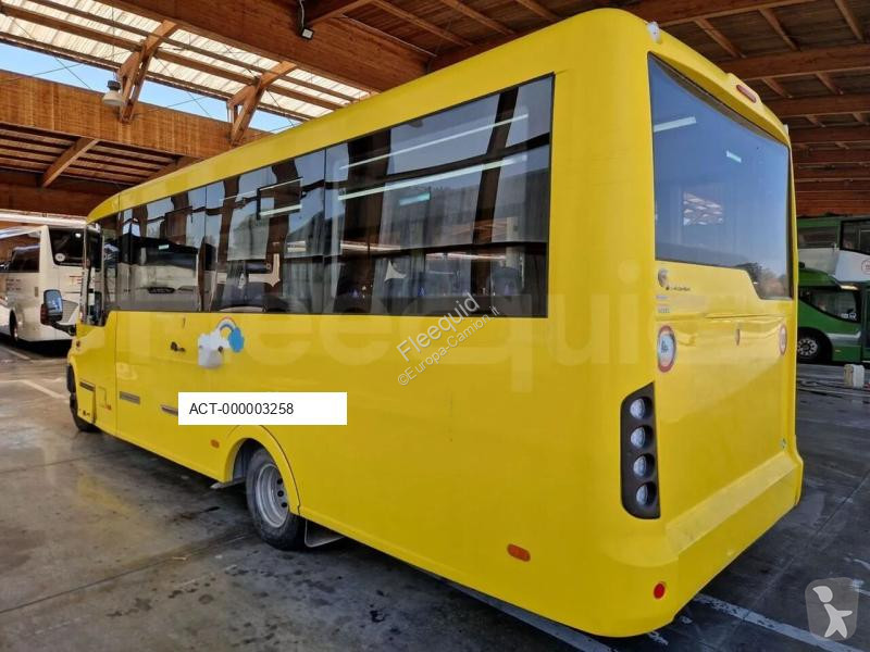 باص Iveco Indcar