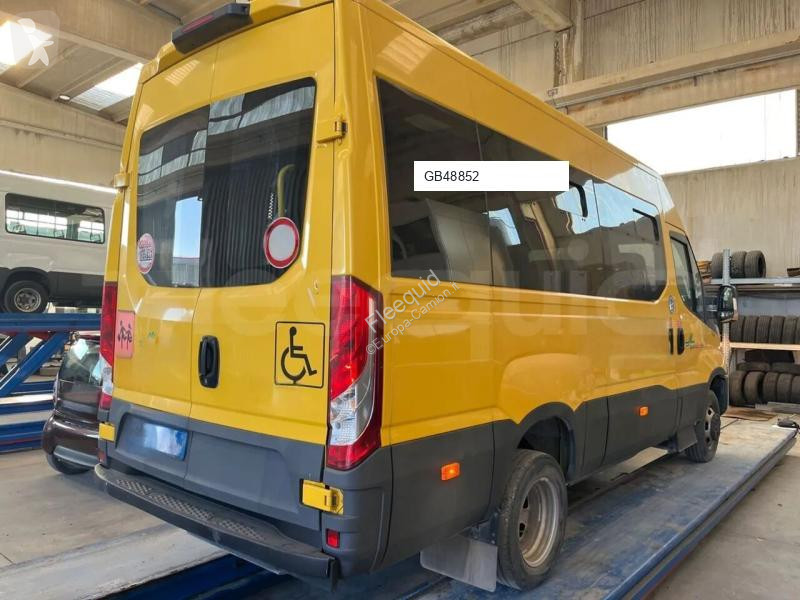 حافلة Iveco Daily