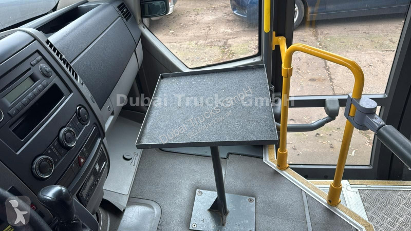باص Mercedes 515 15-Sitzplätze