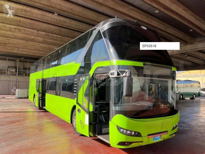 باص Neoplan Skyliner