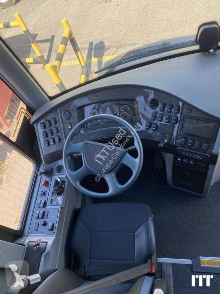 باص Isuzu Visigo