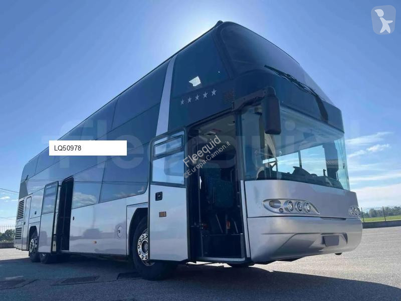 باص Neoplan Cityliner