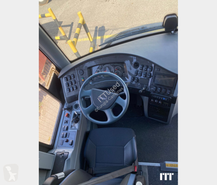 باص Isuzu Visigo