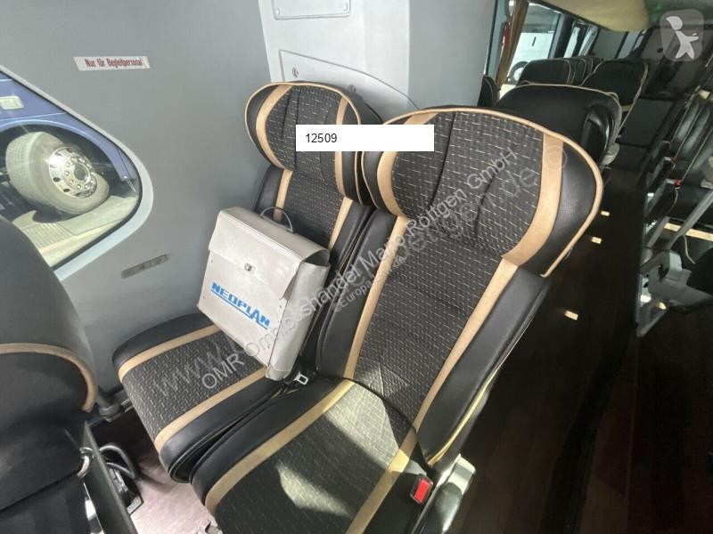 باص Neoplan Skyliner L