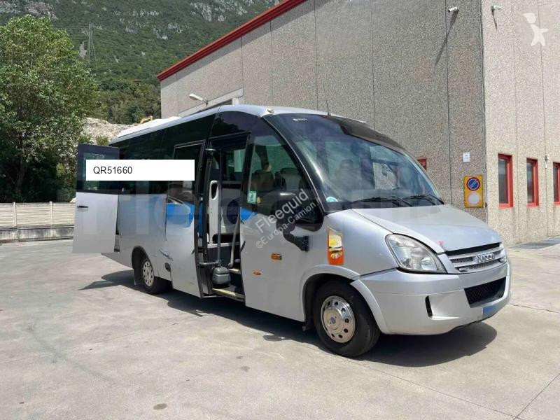 باص Iveco Unvi Compa