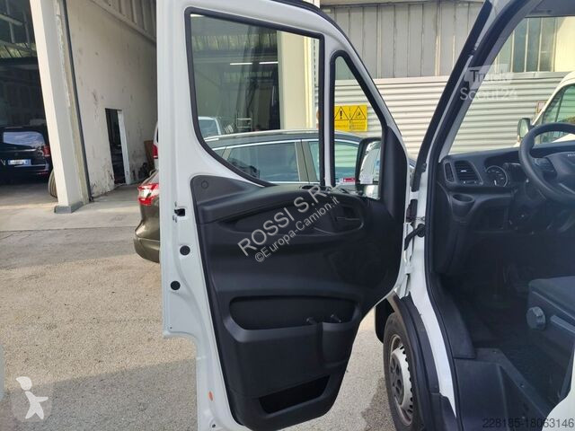 Véhicule utilitaire Iveco  DAILY - 35S16