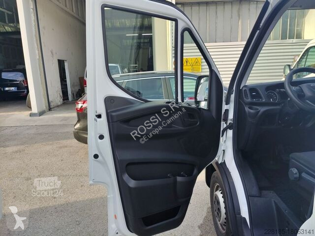 Véhicule utilitaire Iveco  DAILY - 35S16