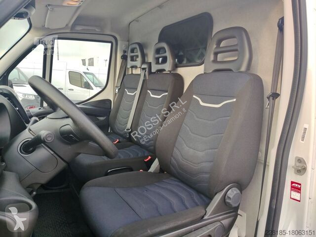 Véhicule utilitaire Iveco  DAILY - 35S16 PASSO...