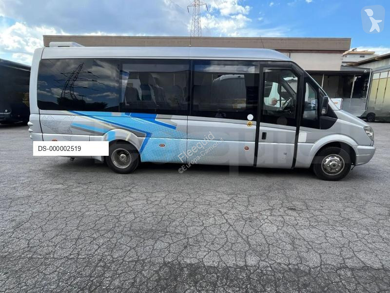 Autobús Mercedes