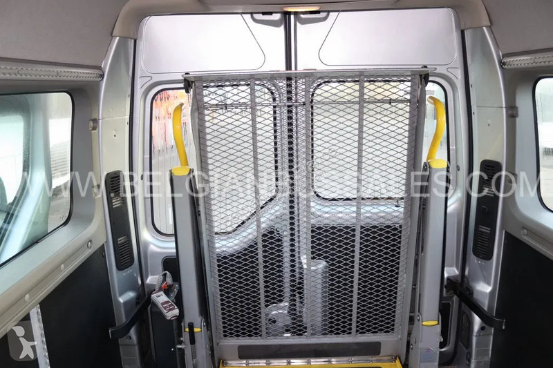 Autobus Renault / 5.6m / Lift / Manual / Handicap