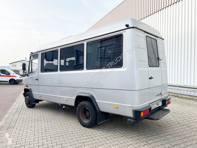 Autobussen Mercedes 711 D-KA 4x2 711 D-KA 4x2,...