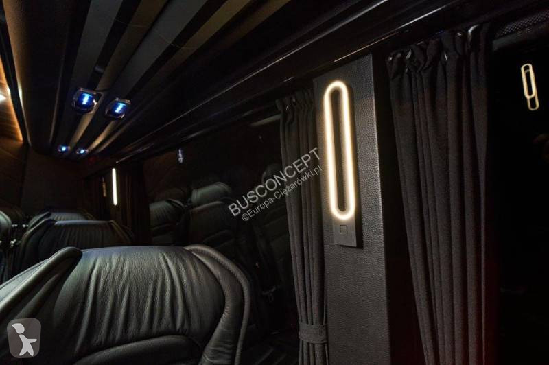 Autobus Mercedes 519 16+1+1
