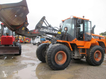 Pala cargadora de ruedas Doosan