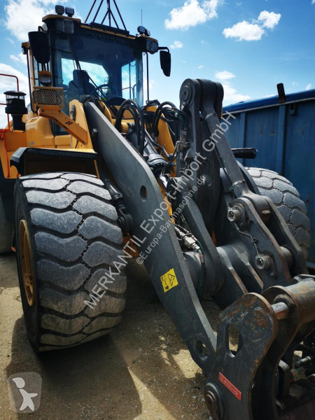 Nakladač Volvo L150H