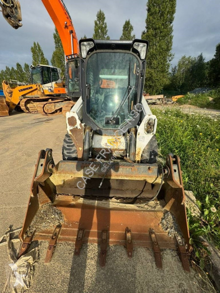 Pala cargadora Bobcat 570