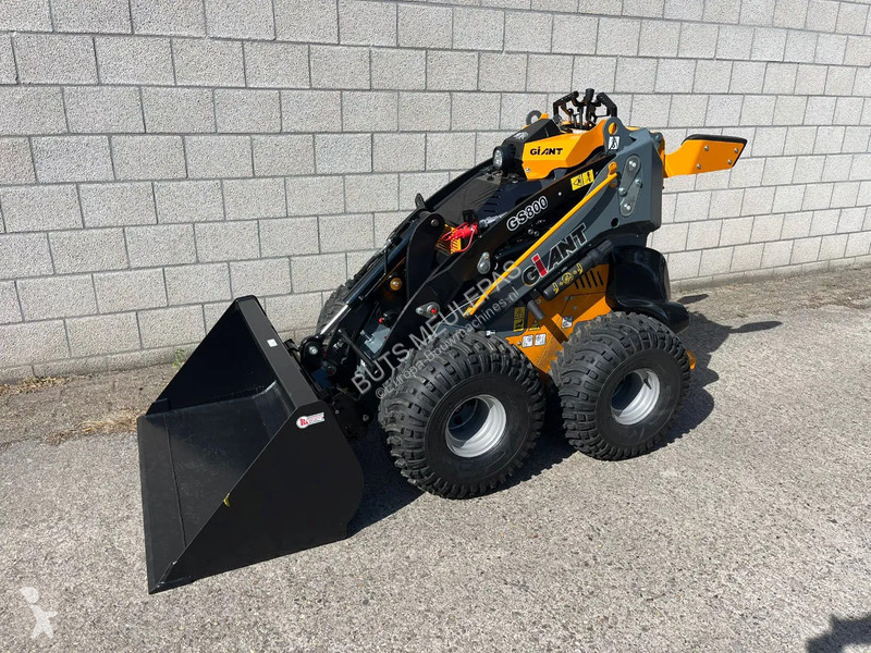 Pala Giant GS 800 G Benzine skid schranklader