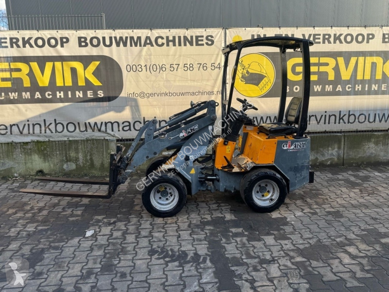 Pala cargadora Giant D 204 SW