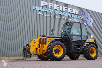 Chargeuse sur pneus JCB