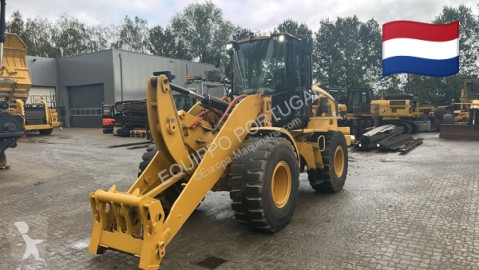 Pá carregadora sobre pneus Caterpillar