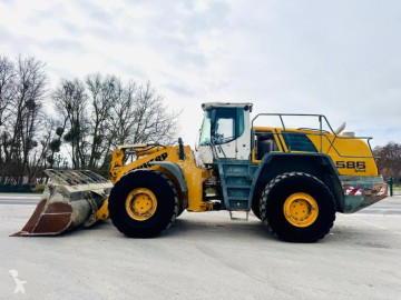 Liebherr L586 2plus2