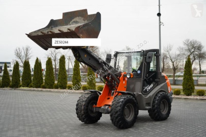 Ładowarka Hitachi ZW95  / ŁADOWARKA KOŁOWA / 2020 R / WIDŁY DO PALET