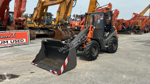 Chargeuse Hitachi ZW75 6C