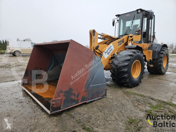 Case721E