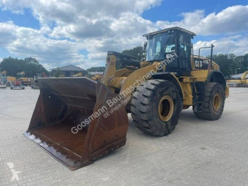 Kolový nakladač Caterpillar