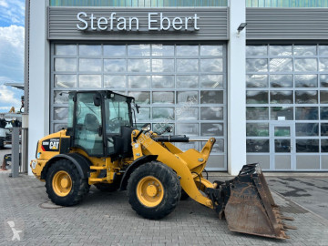 Caterpillar 908 M / 2.997h / Gabel / Schaufel