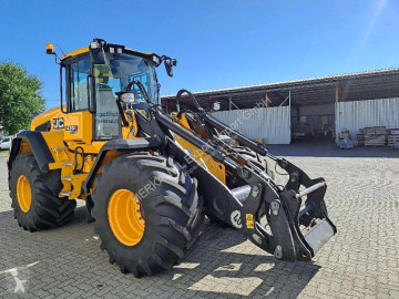 Chargeuse sur pneus JCB