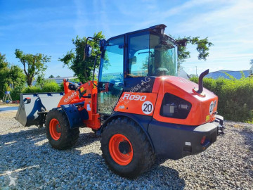 Kubota R090