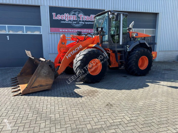 Hitachi ZW180 Wheelloader, 2012 Year, only 7830 Hours!! At additional costs possible with new 5000 kg forks!