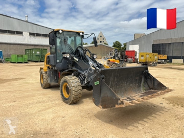 XCMG XC916E with bucket and forks