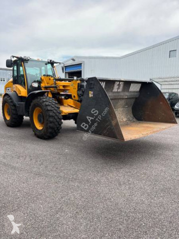 Chargeuse sur pneus JCB