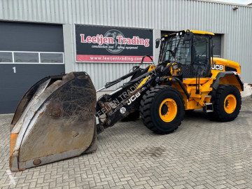 JCB