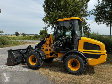 JCB407