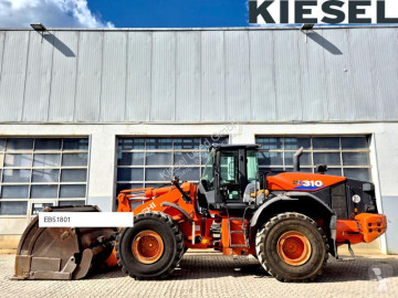 Hitachi ZW310 6