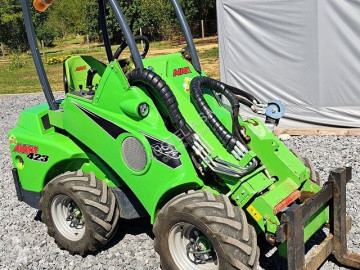 Mini pala cargadora Avant tecno