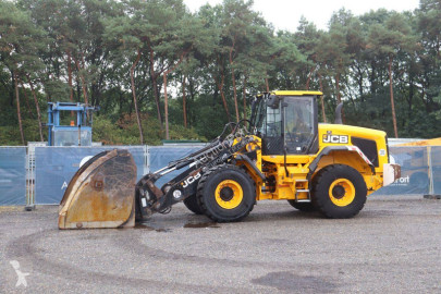 Chargeuse sur pneus JCB