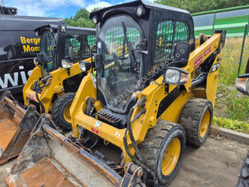 Caterpillar mini loader