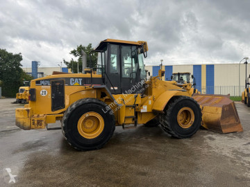 Колесен товарач Caterpillar