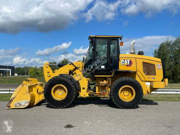 Колісний навантажувач Caterpillar