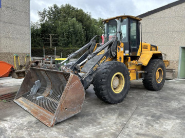 Chargeuse sur pneus JCB