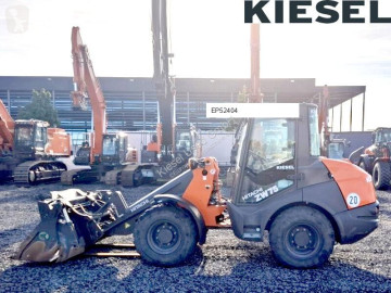 Hitachi kerekes rakodó