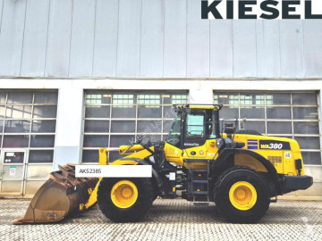Komatsu kerekes rakodó